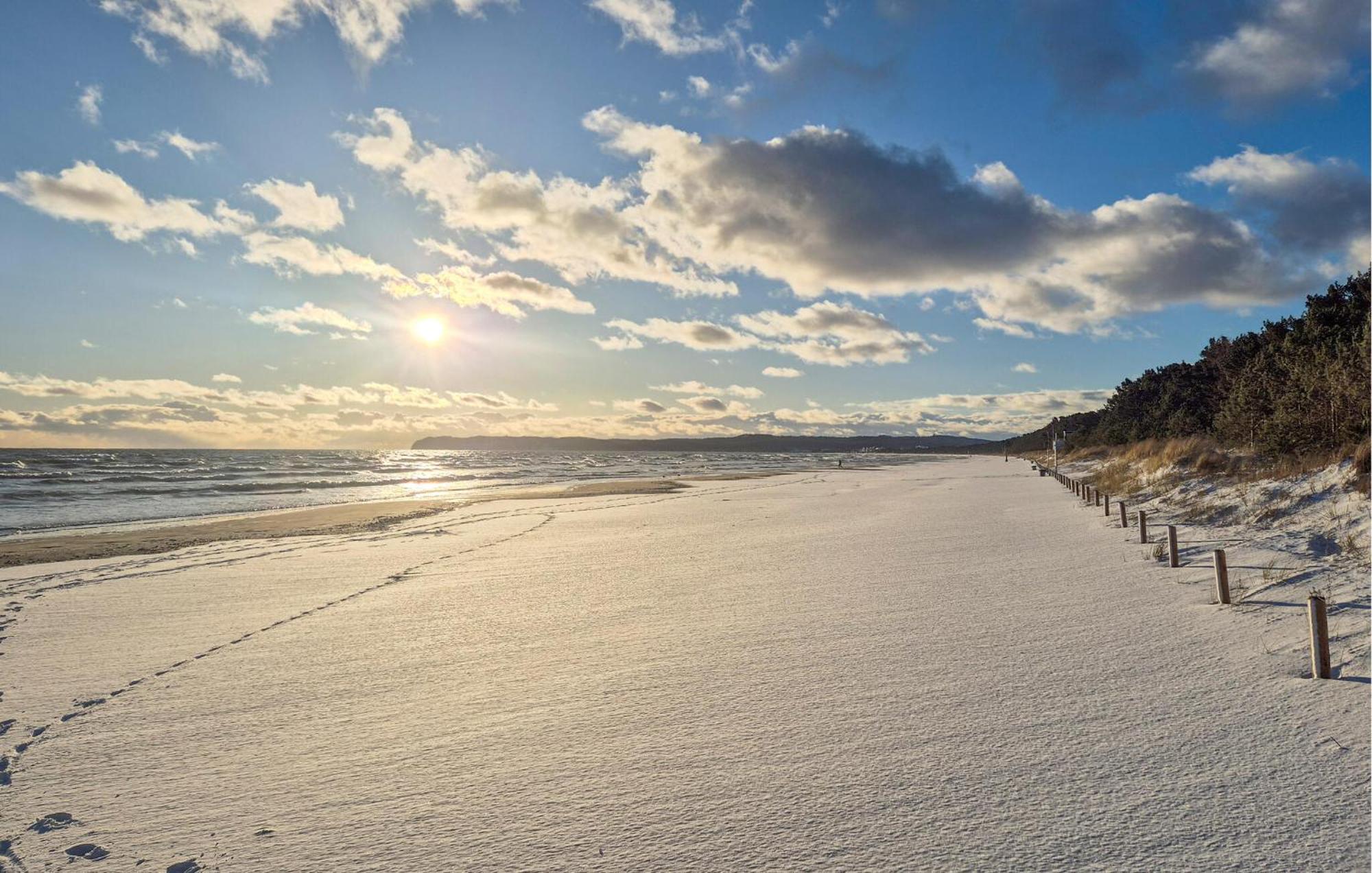 Prora Solitaire Panorama 02 Binz